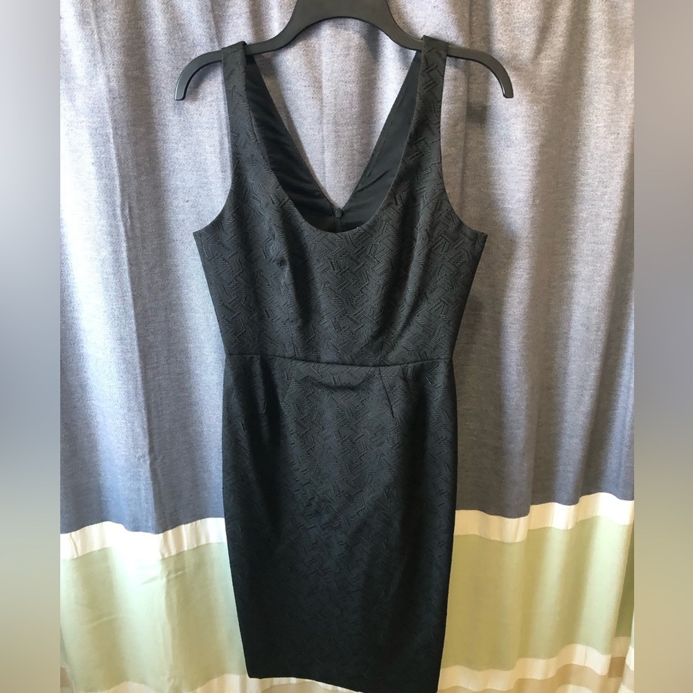 NWT Trina Turk Sleeveless Black Brocade Dress Size 4